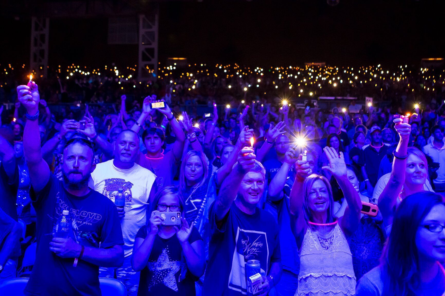 Fans at the El Monstero concert